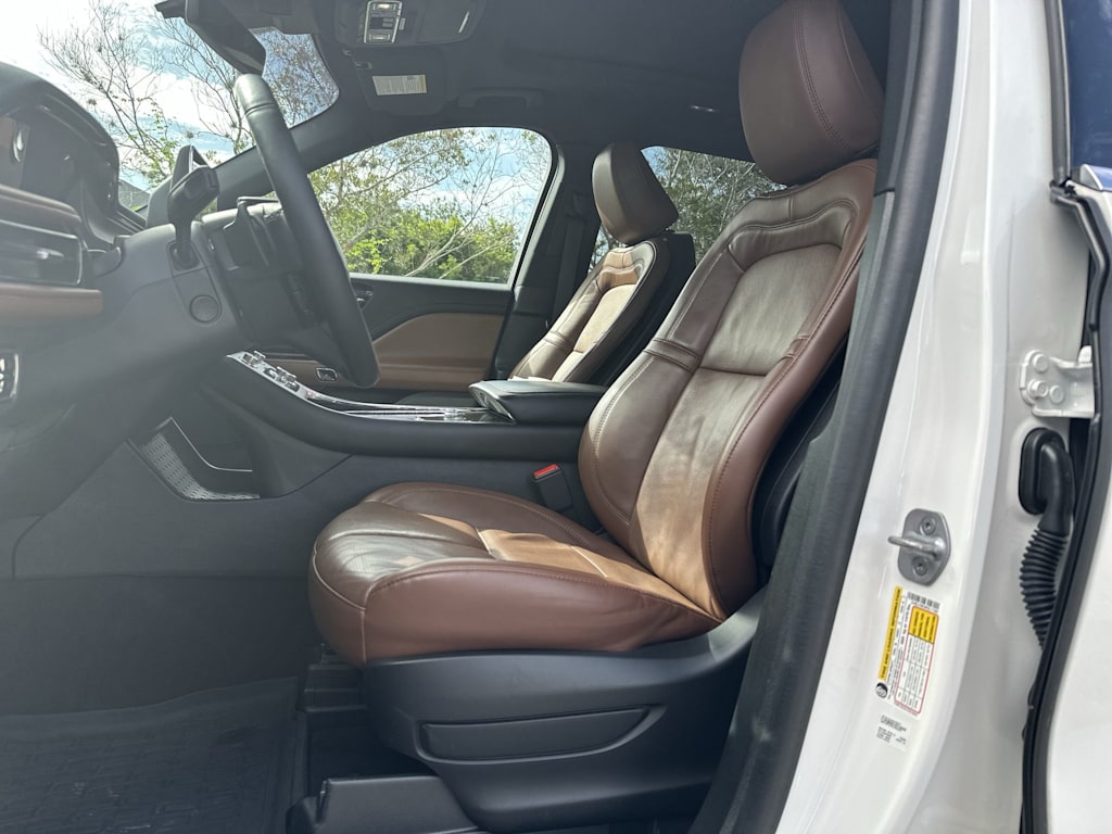 Thumbnail: 2023 Lincoln Aviator - 12