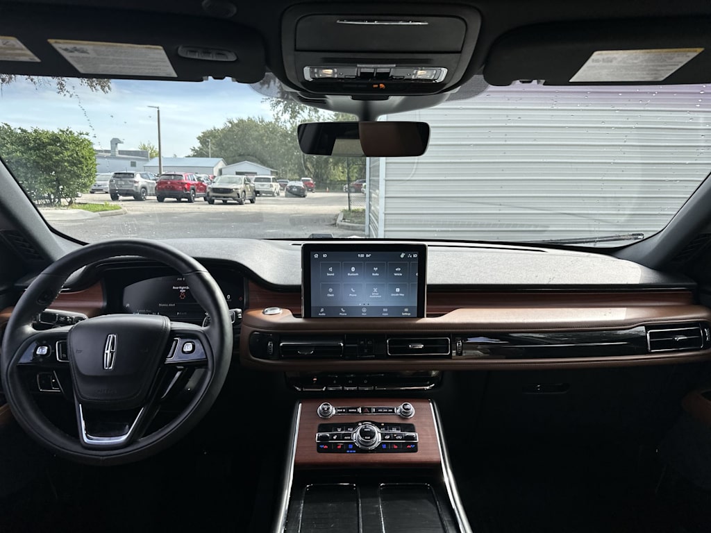 Thumbnail: 2023 Lincoln Aviator - 2