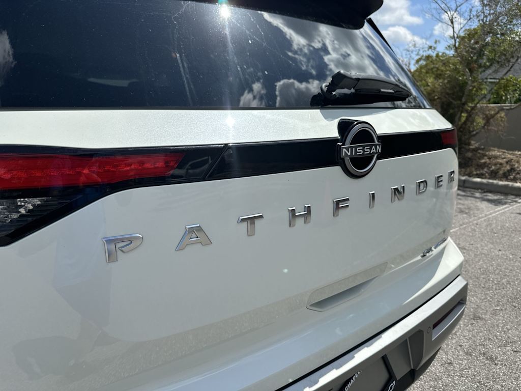 Thumbnail: 2023 Nissan Pathfinder - 23