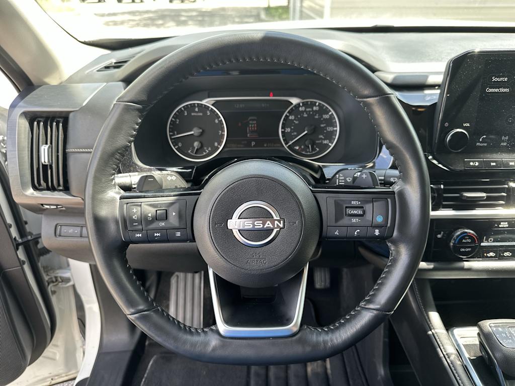 Thumbnail: 2023 Nissan Pathfinder - 10