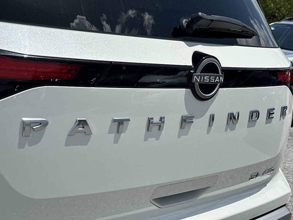 Thumbnail: 2023 Nissan Pathfinder - 24