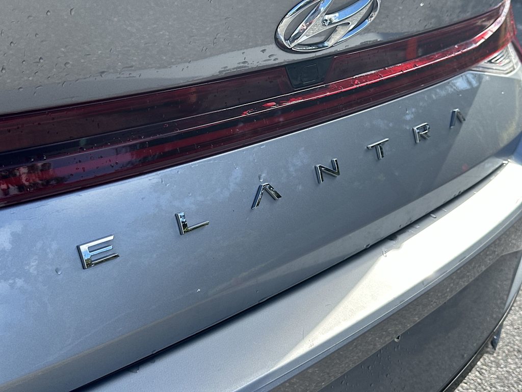 Thumbnail: 2022 Hyundai Elantra - 22