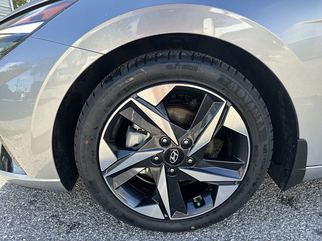 Thumbnail: 2022 Hyundai Elantra - 7