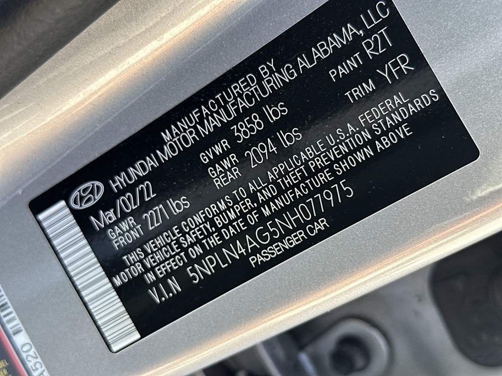 Thumbnail: 2022 Hyundai Elantra - 17