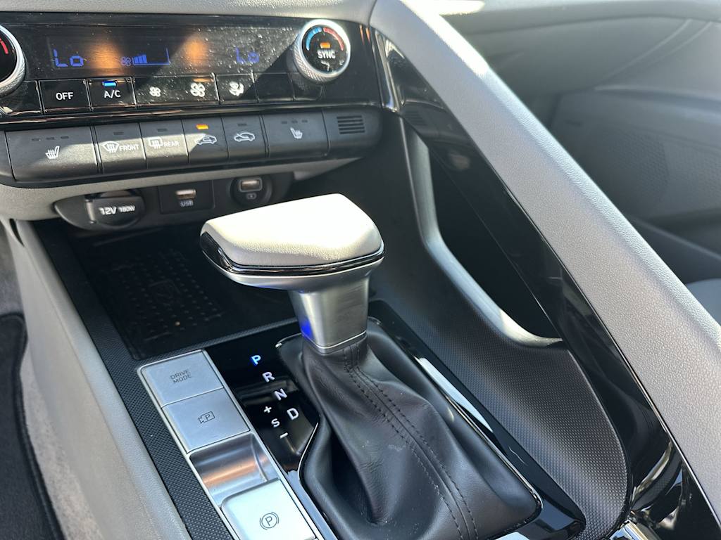 Thumbnail: 2022 Hyundai Elantra - 14