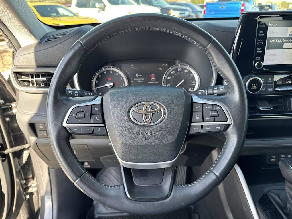 2022 Toyota Highlander XLE 13