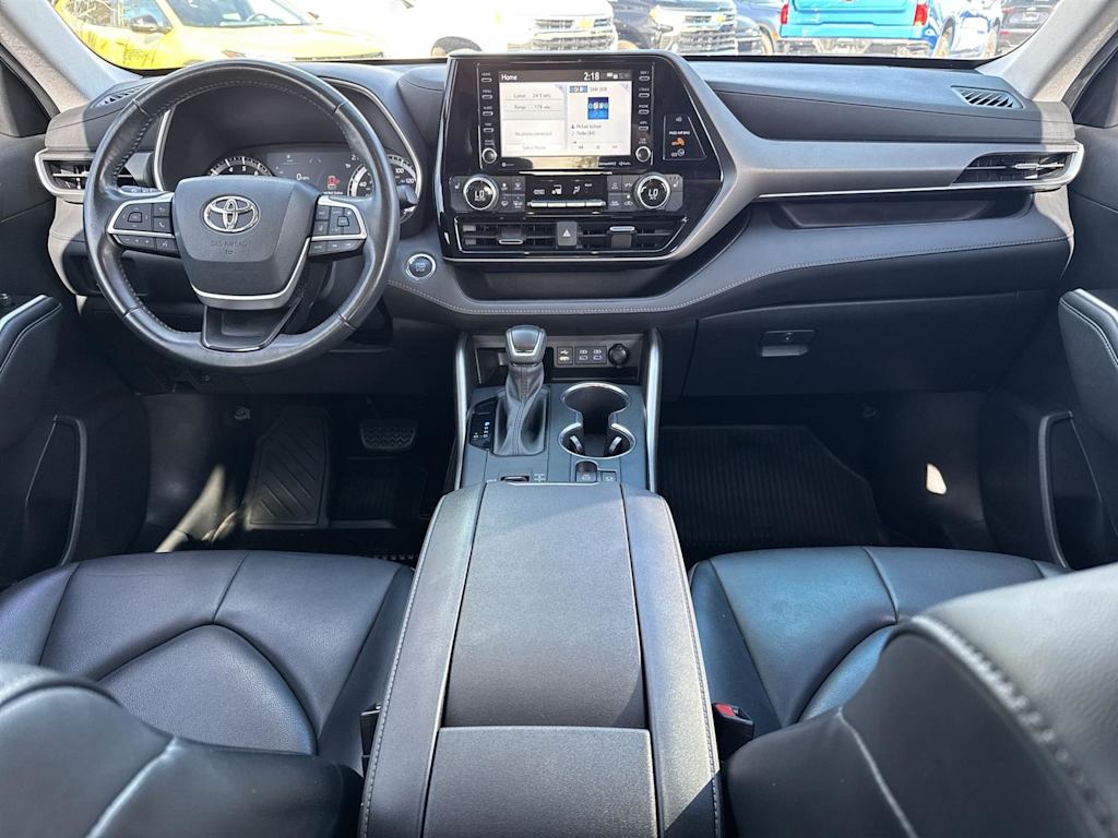 2022 Toyota Highlander XLE 2