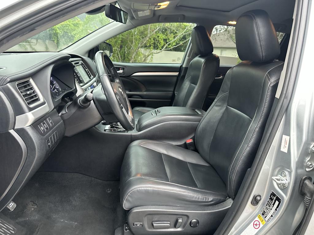 Thumbnail: 2019 Toyota Highlander - 12