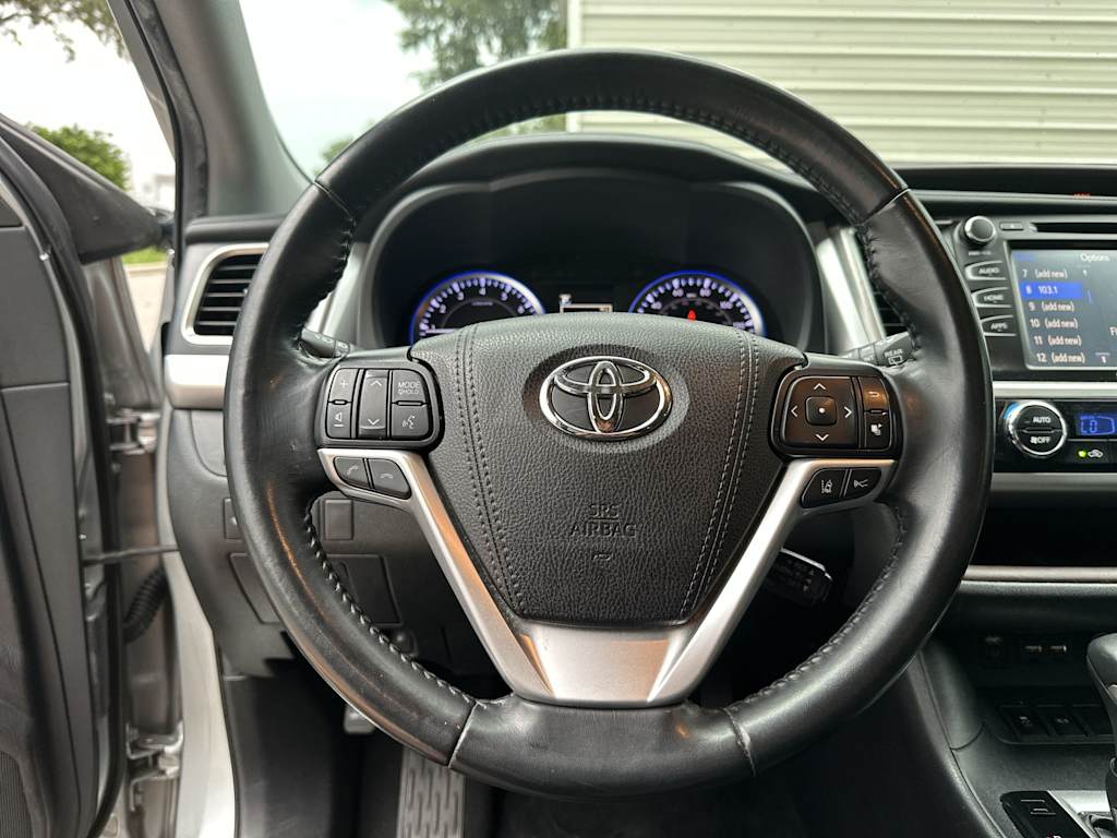 Thumbnail: 2019 Toyota Highlander - 10