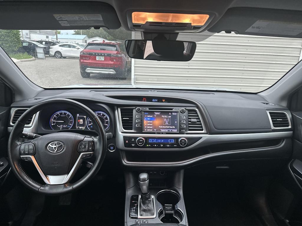 Thumbnail: 2019 Toyota Highlander - 2