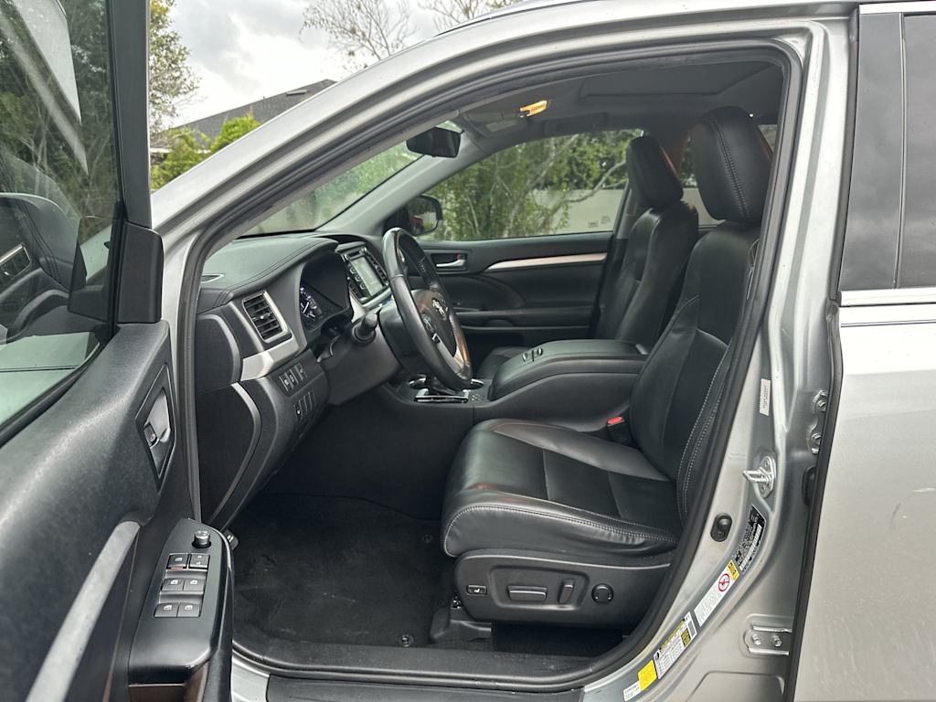 Thumbnail: 2019 Toyota Highlander - 11