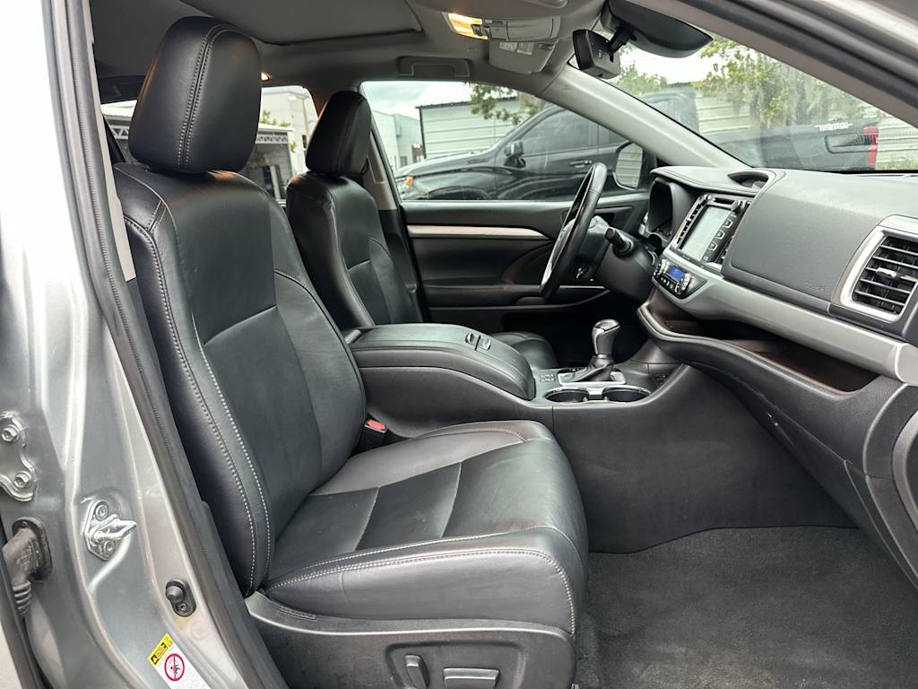 Thumbnail: 2019 Toyota Highlander - 26