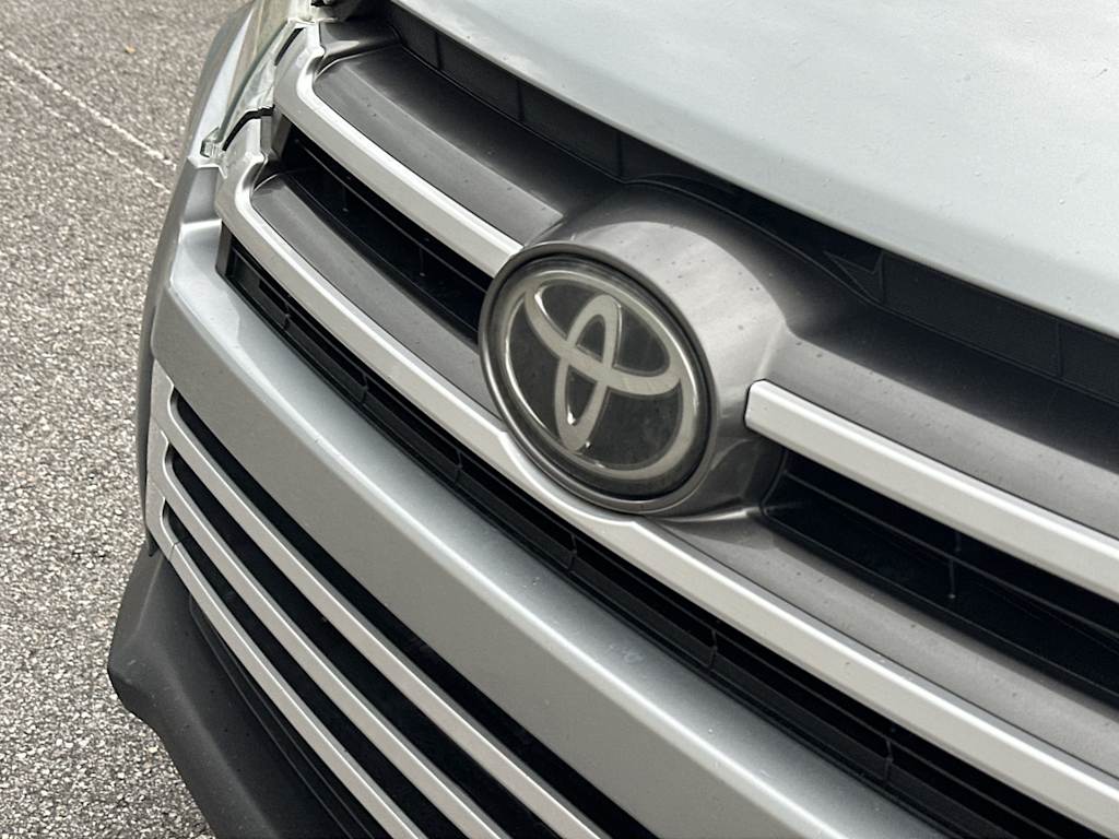 Thumbnail: 2019 Toyota Highlander - 7