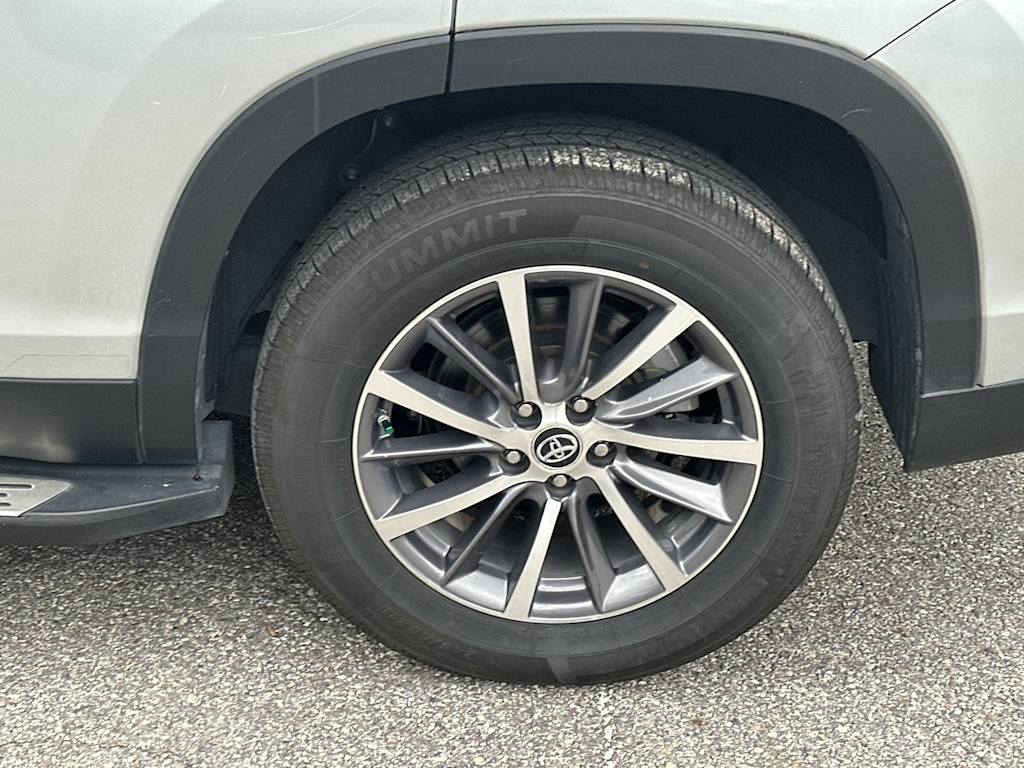 Thumbnail: 2019 Toyota Highlander - 8
