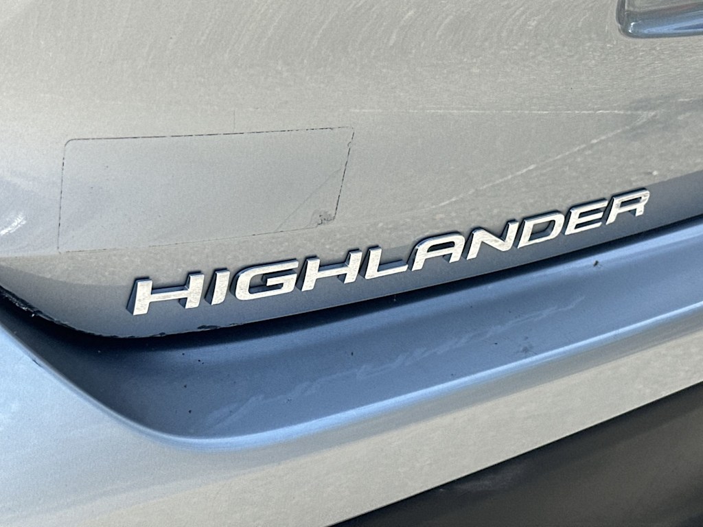 Thumbnail: 2021 Toyota Highlander - 23
