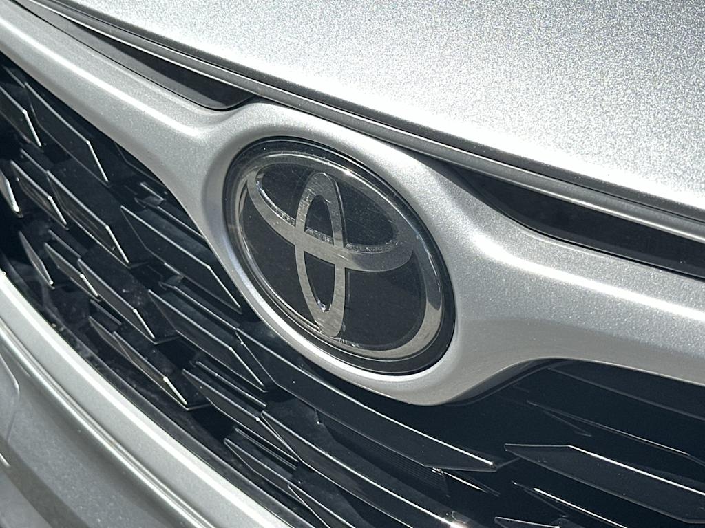 Thumbnail: 2021 Toyota Highlander - 7