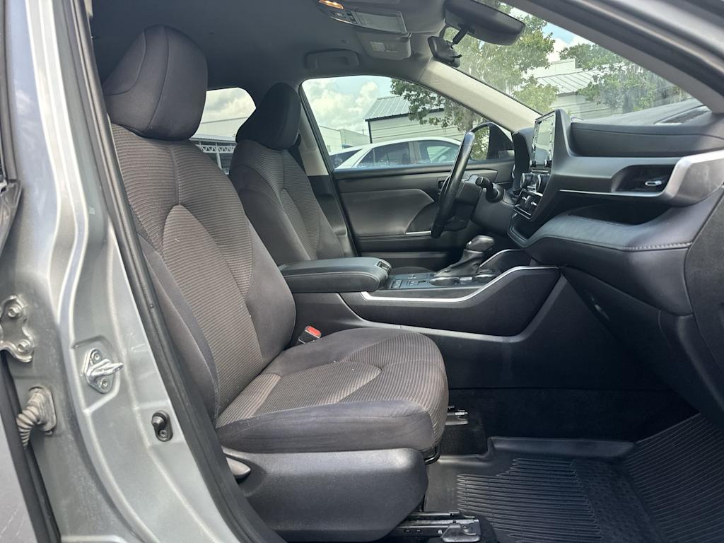 Thumbnail: 2021 Toyota Highlander - 26