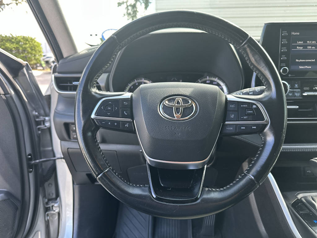Thumbnail: 2021 Toyota Highlander - 10