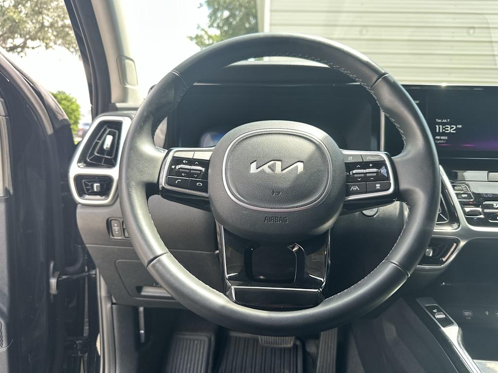 Thumbnail: 2023 Kia Sorento - 10