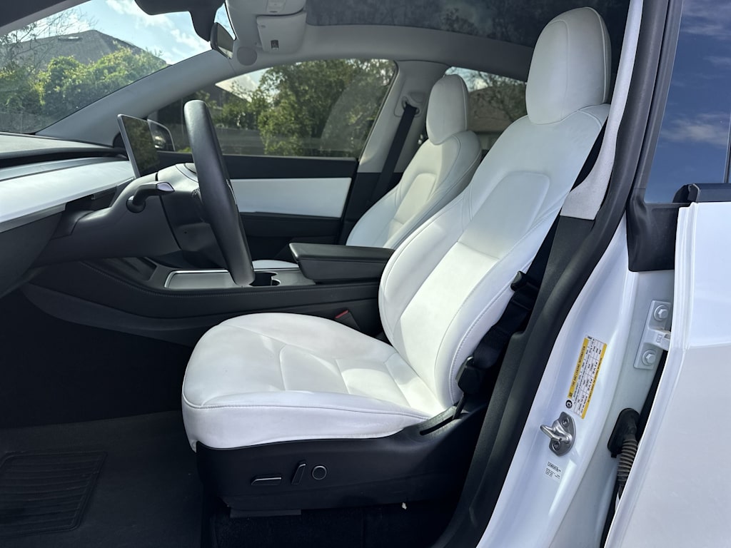 Thumbnail: 2022 Tesla Model Y - 10