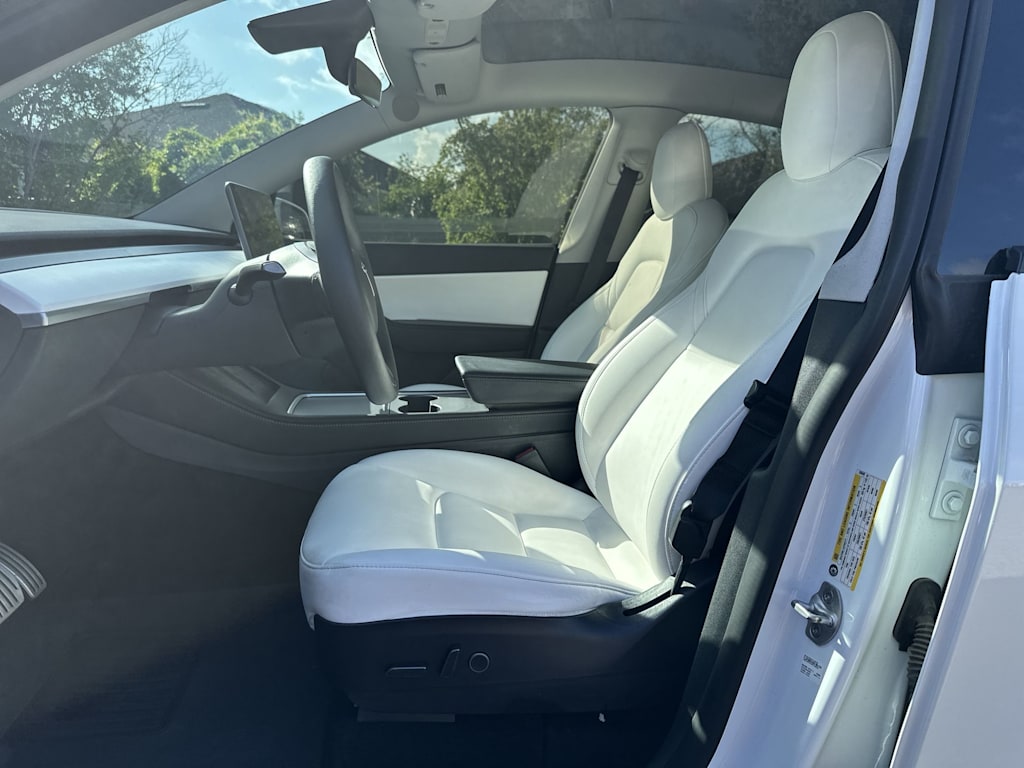 Thumbnail: 2022 Tesla Model Y - 12