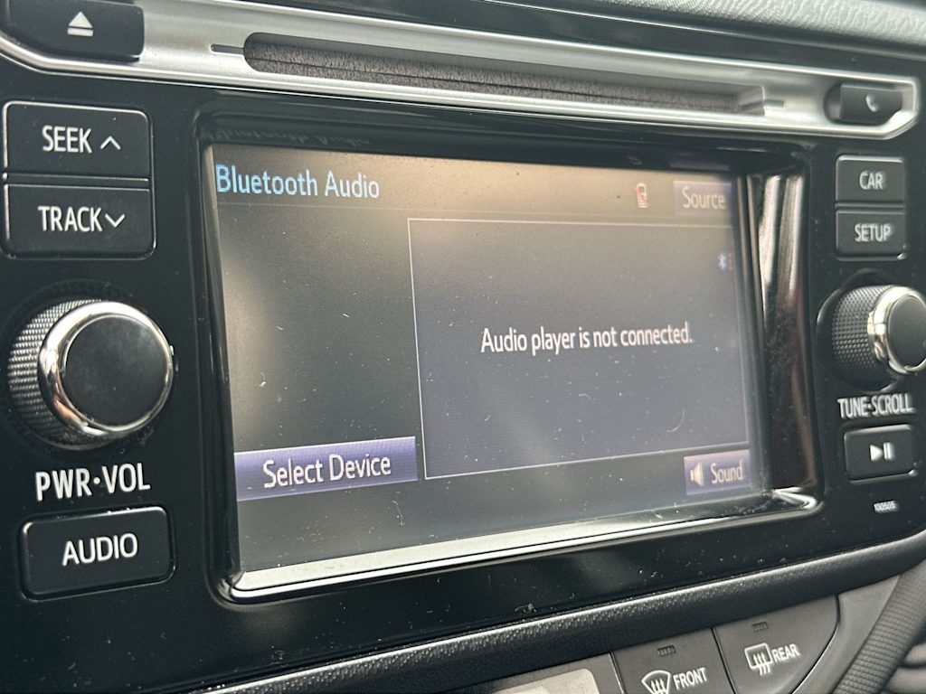 Thumbnail: 2015 Toyota Prius c - 14