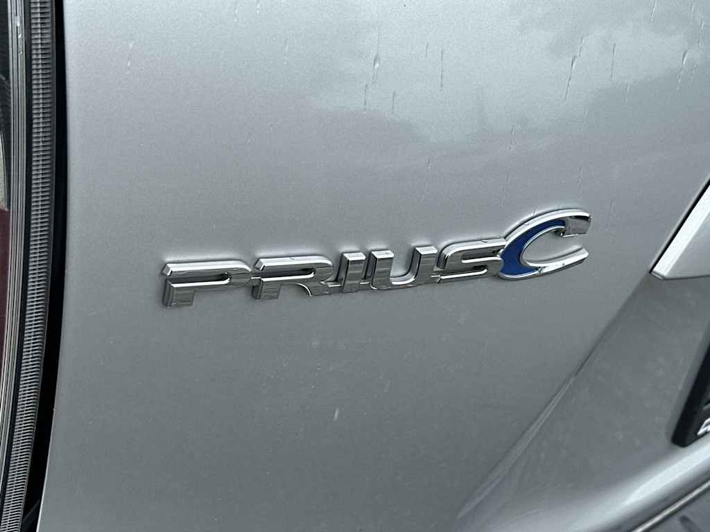 Thumbnail: 2015 Toyota Prius c - 23