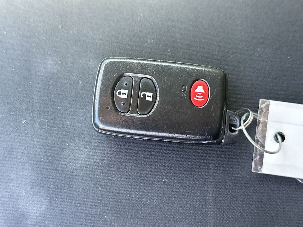 Thumbnail: 2013 Toyota Prius v - 17