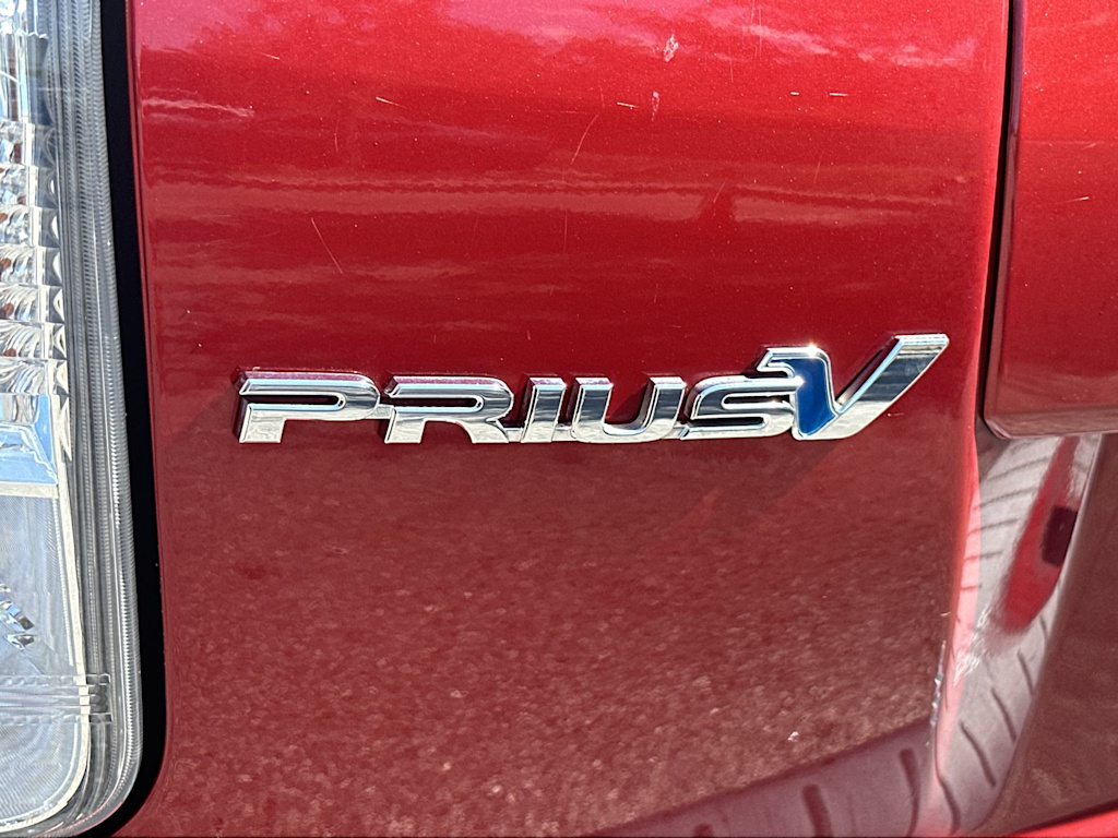 Thumbnail: 2013 Toyota Prius v - 22