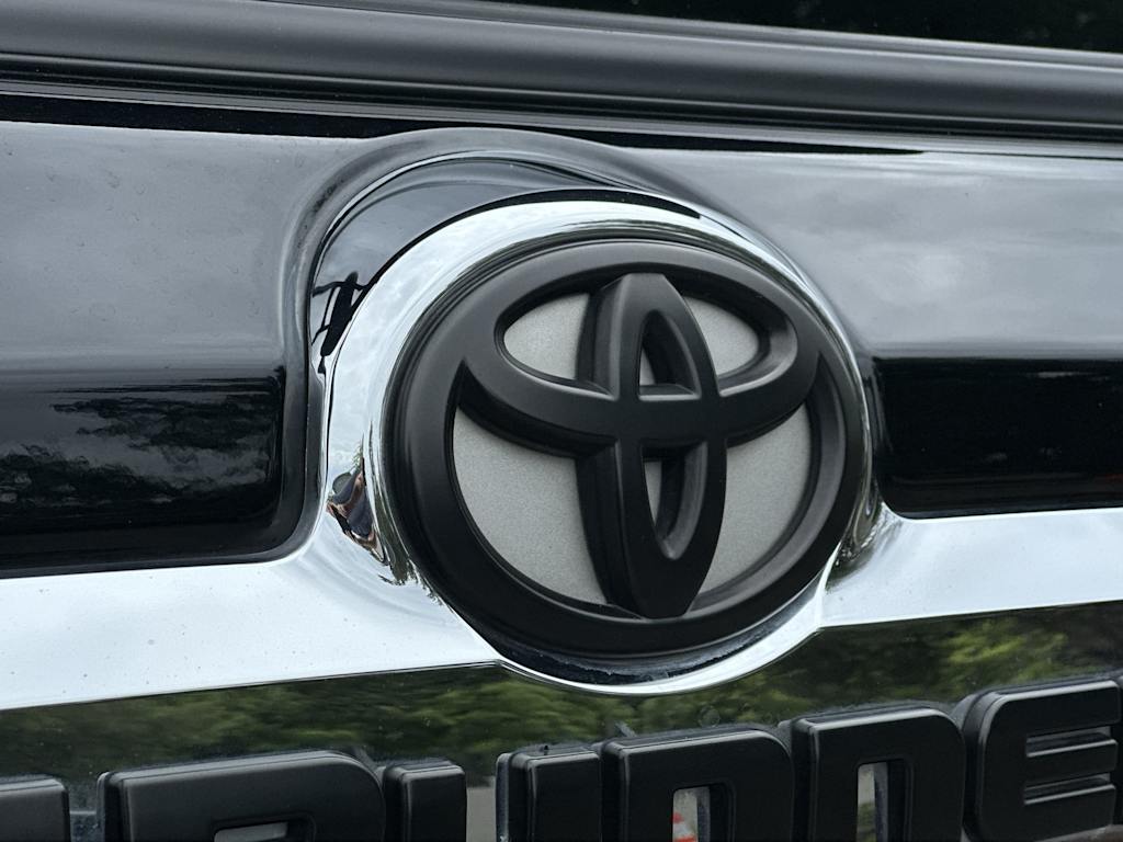Thumbnail: 2021 Toyota 4Runner - 6