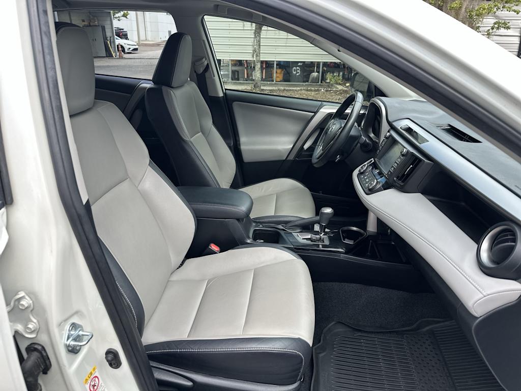 Thumbnail: 2018 Toyota RAV4 - 26