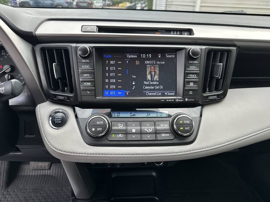 Thumbnail: 2018 Toyota RAV4 - 14
