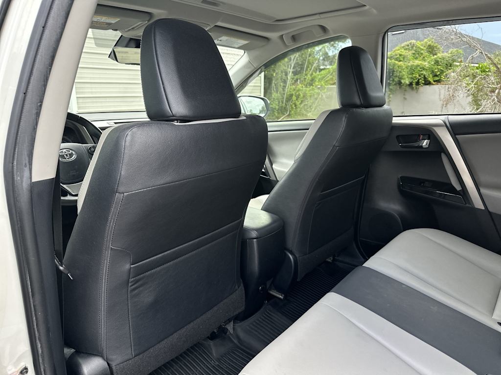Thumbnail: 2018 Toyota RAV4 - 13