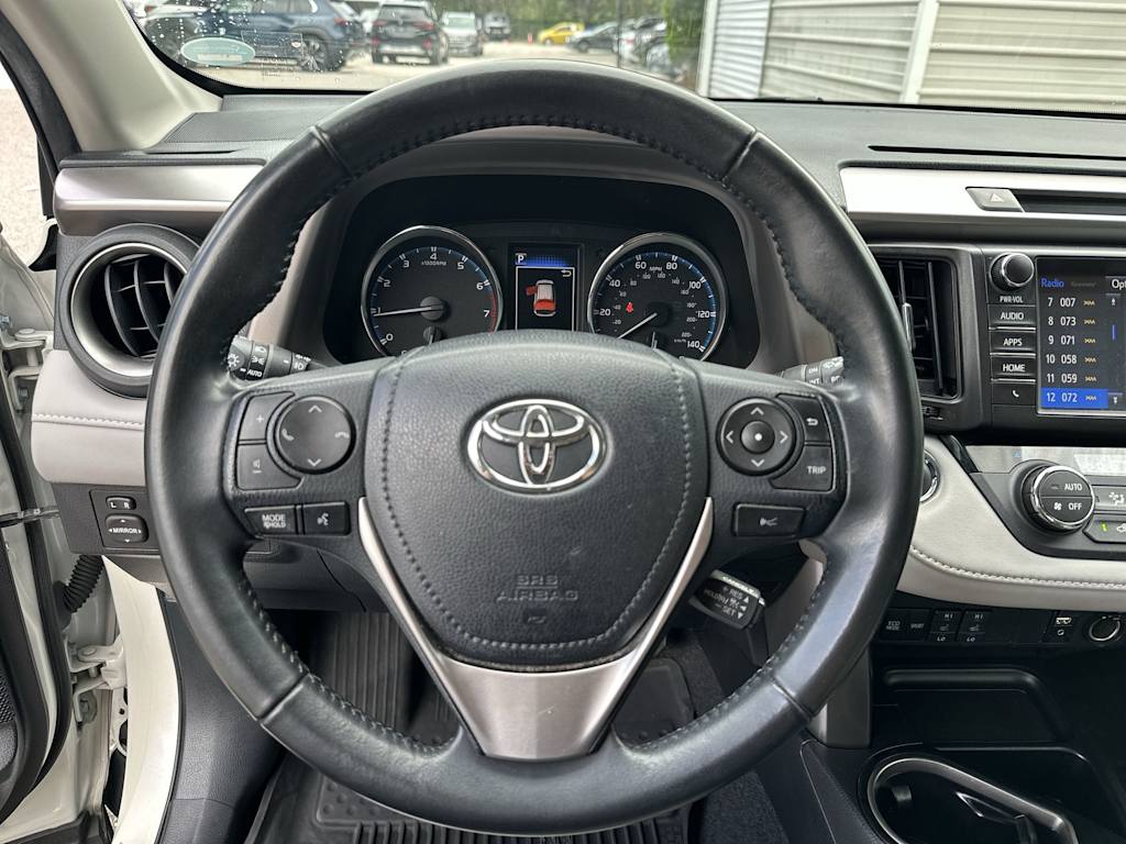 Thumbnail: 2018 Toyota RAV4 - 10