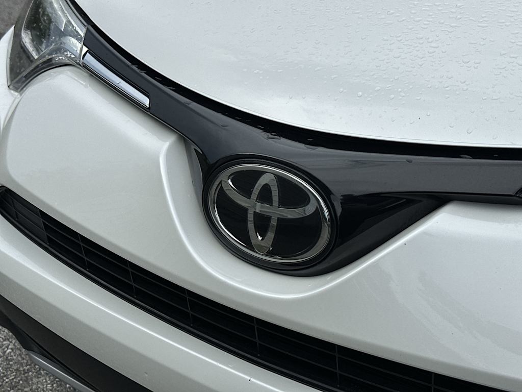 Thumbnail: 2018 Toyota RAV4 - 7