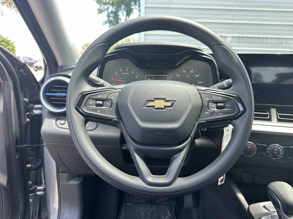 Thumbnail: 2026 Chevrolet Trax - 10