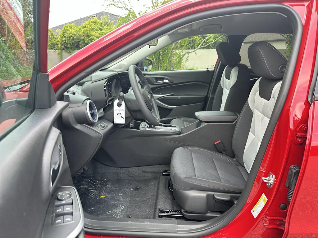Thumbnail: 2026 Chevrolet Trax - 11