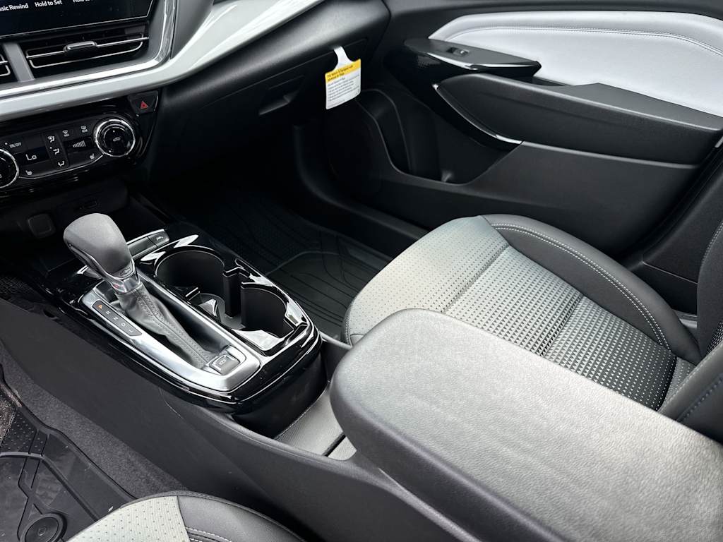 Thumbnail: 2026 Chevrolet Trax - 15