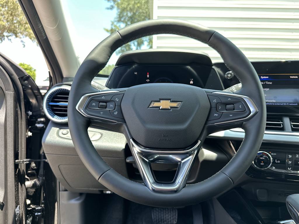 Thumbnail: 2026 Chevrolet Trax - 10