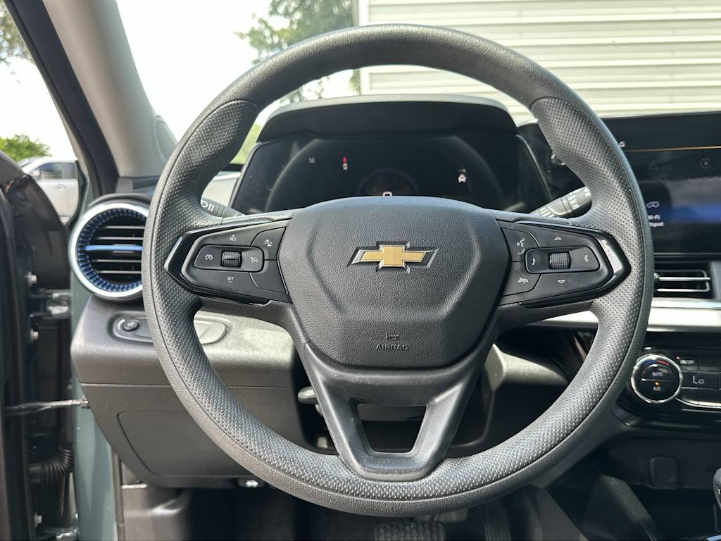 Thumbnail: 2025 Chevrolet Trax - 10