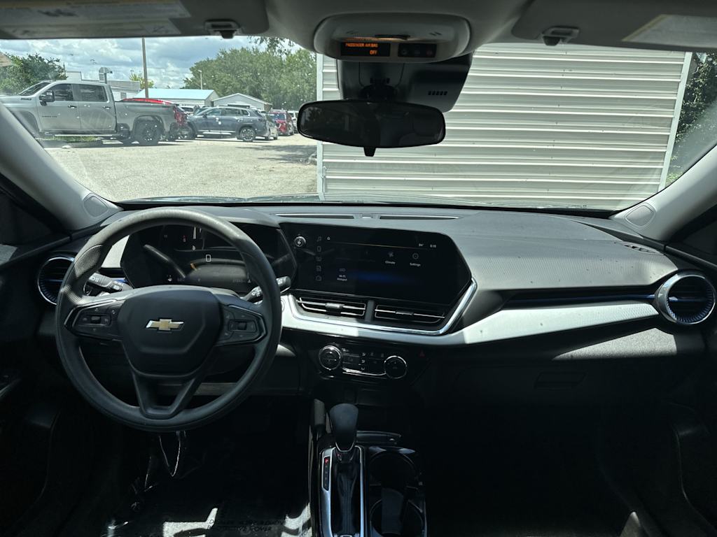 Thumbnail: 2025 Chevrolet Trax - 2
