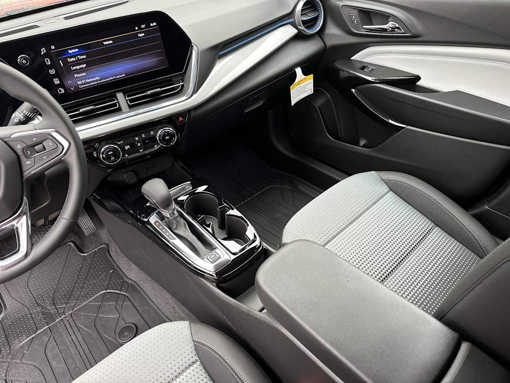 Thumbnail: 2026 Chevrolet Trax - 14