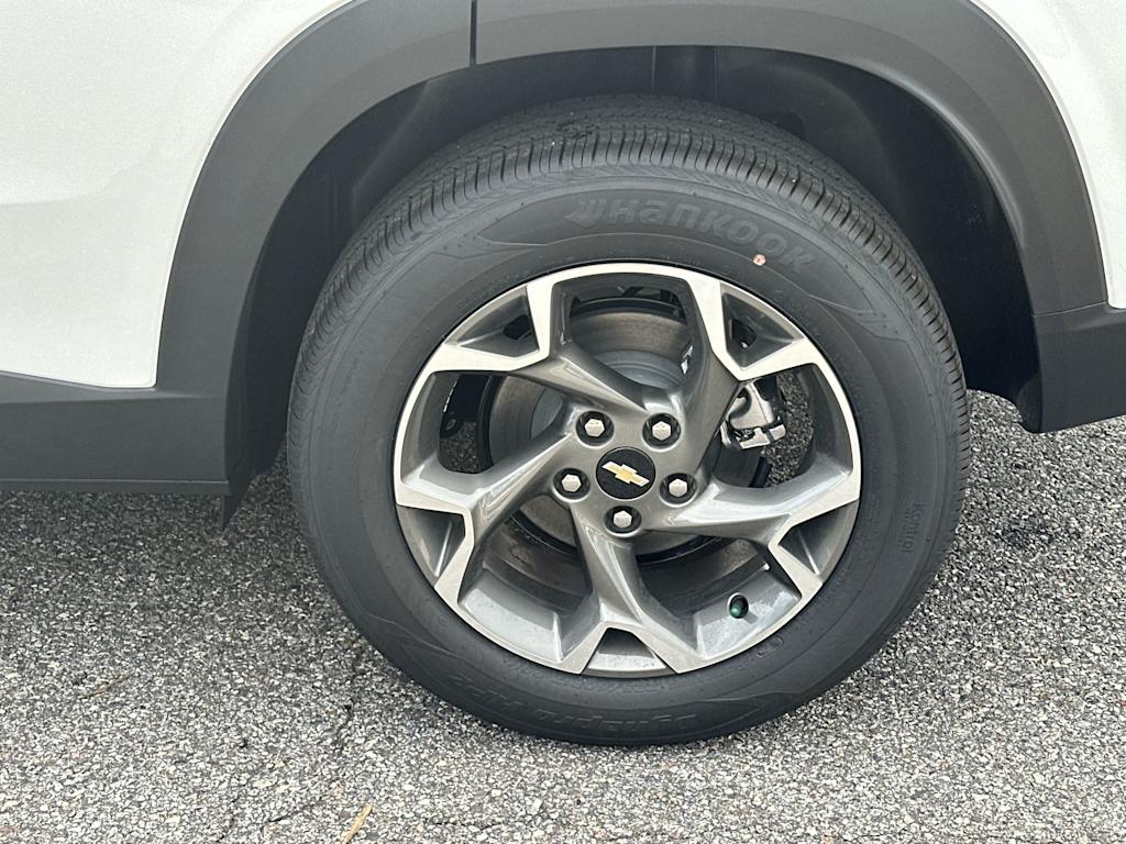 Thumbnail: 2026 Chevrolet Trax - 8