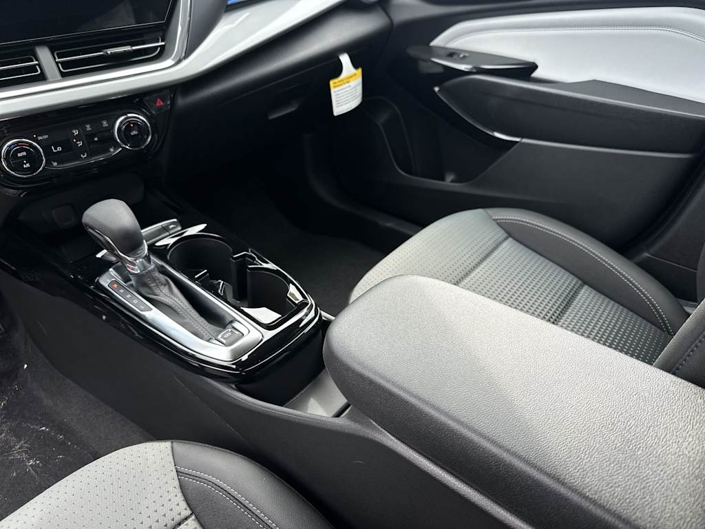 Thumbnail: 2026 Chevrolet Trax - 15