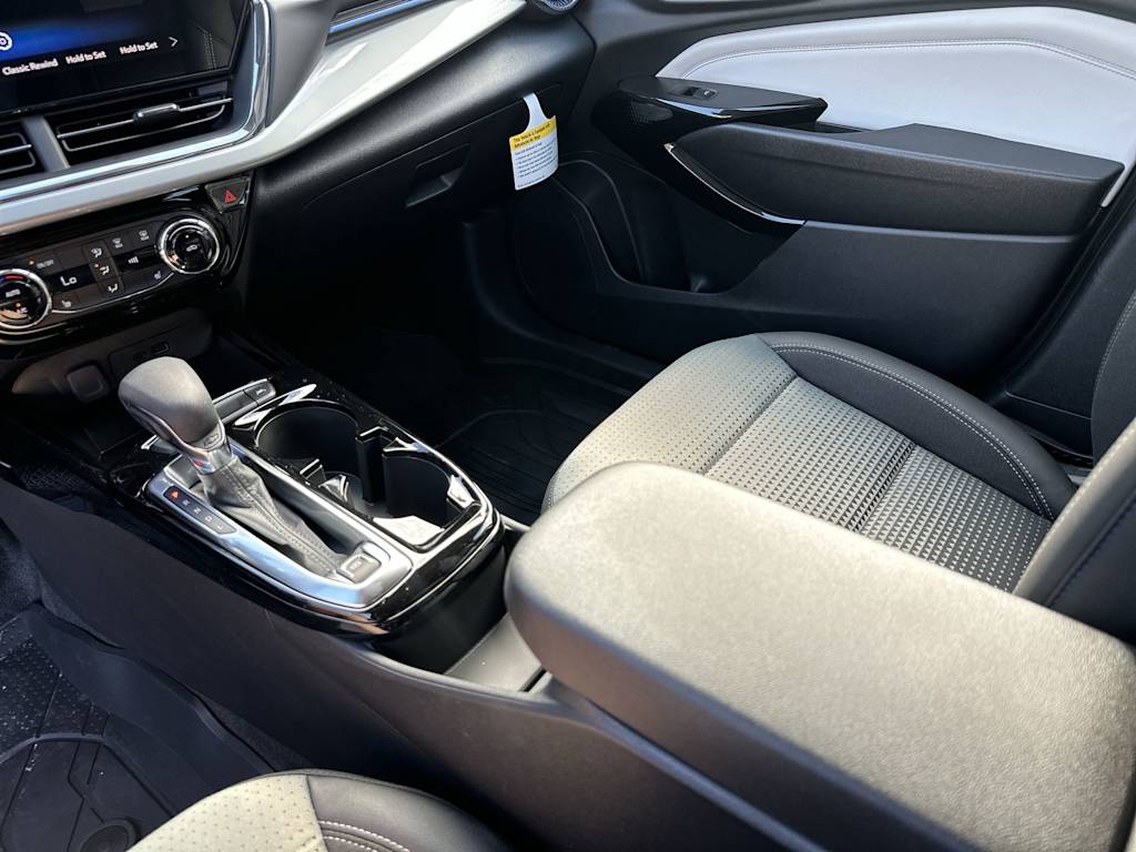 Thumbnail: 2026 Chevrolet Trax - 15