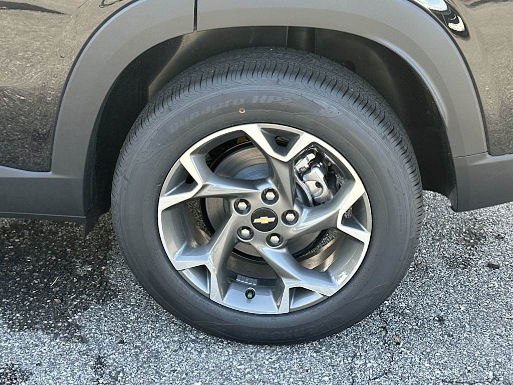 Thumbnail: 2026 Chevrolet Trax - 8