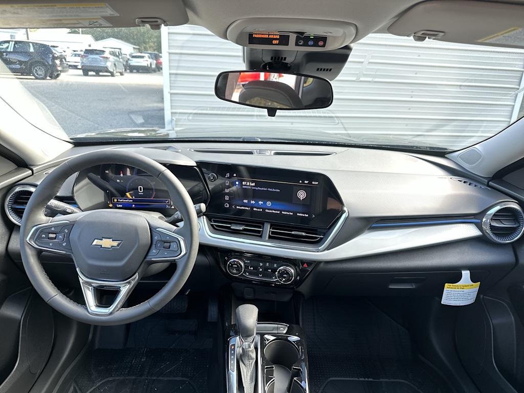 Thumbnail: 2026 Chevrolet Trax - 2