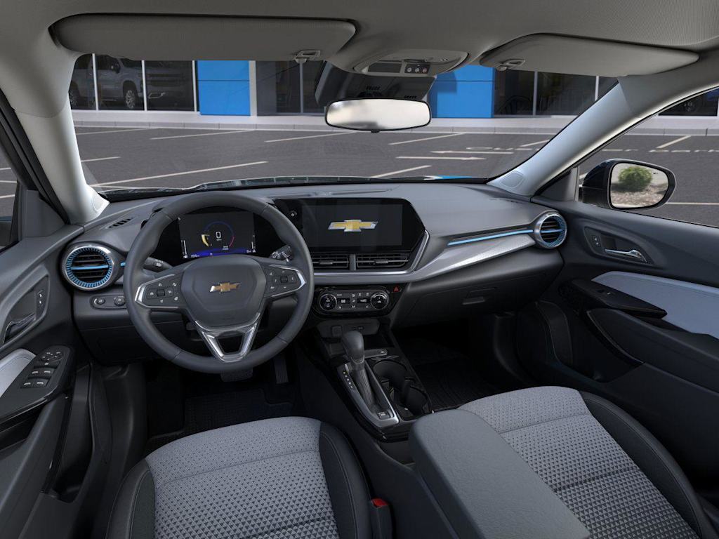 2025 Chevrolet Trax LT 2