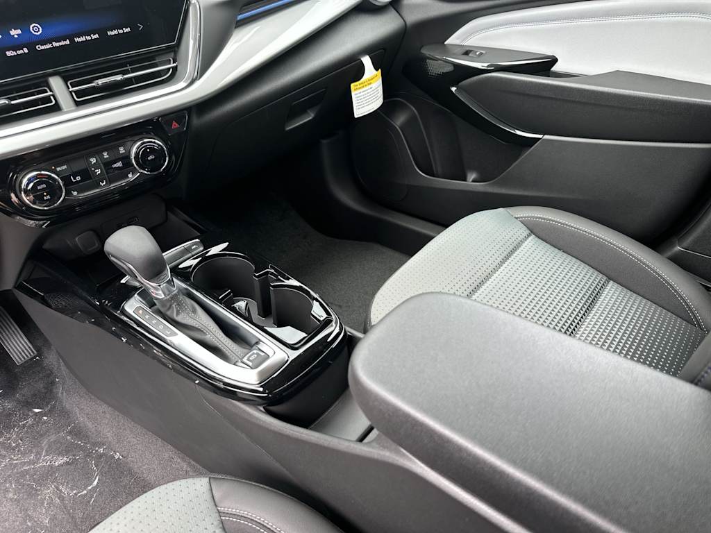 Thumbnail: 2026 Chevrolet Trax - 13