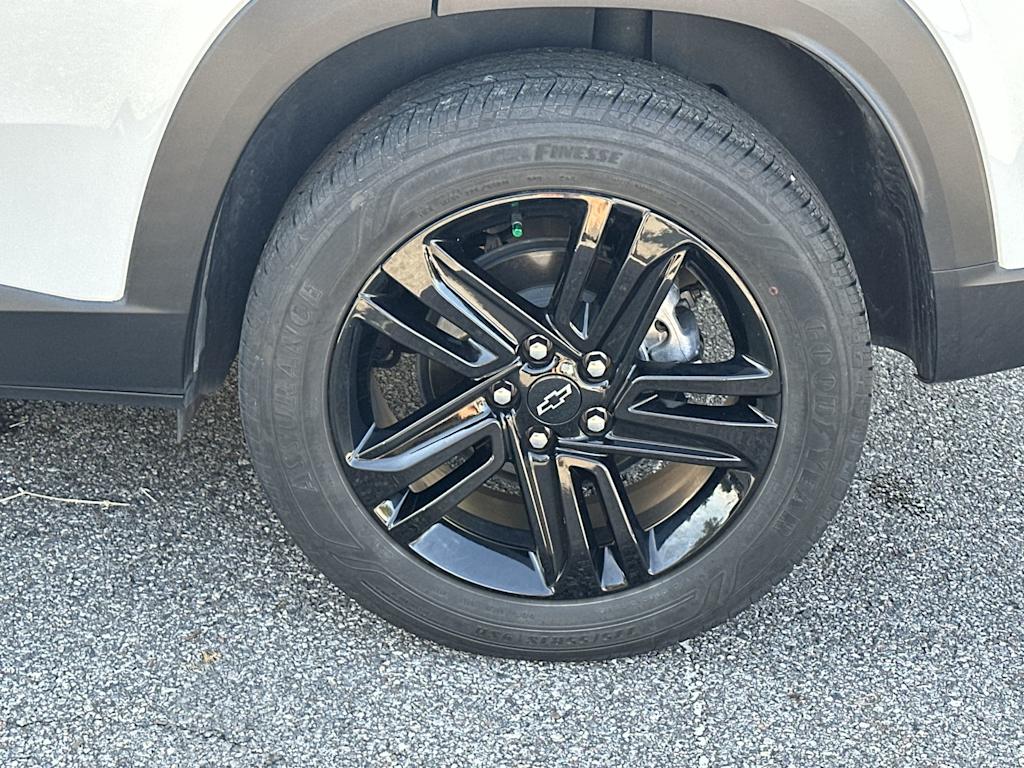 Thumbnail: 2024 Chevrolet Trax - 8